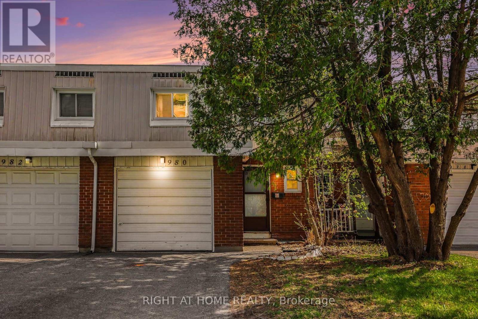 207 - 980 Gulf Place, Ottawa, Ontario  K1K 3Y1 - Photo 1 - X13591172