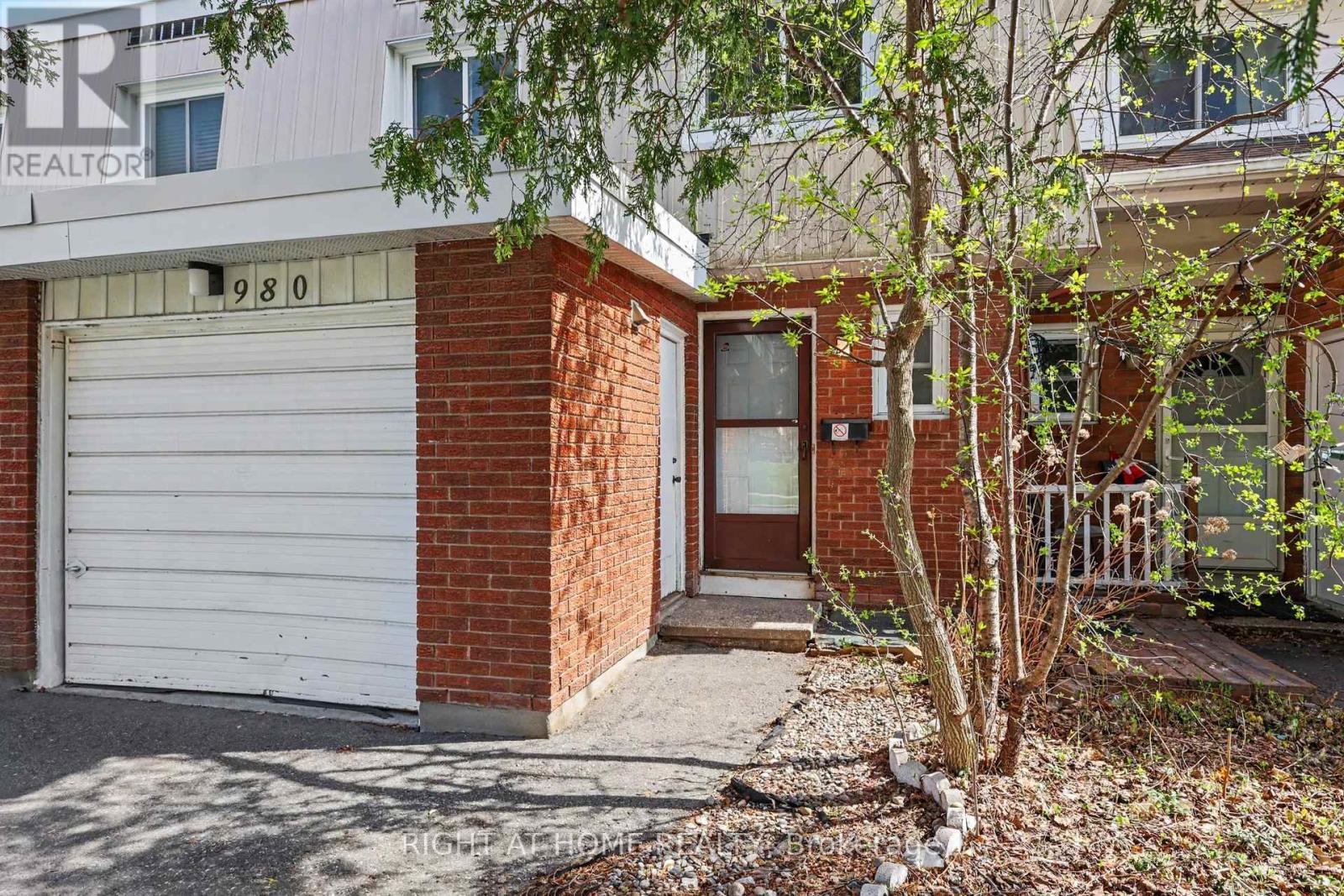 207 - 980 Gulf Place, Ottawa, Ontario  K1K 3Y1 - Photo 3 - X13591172