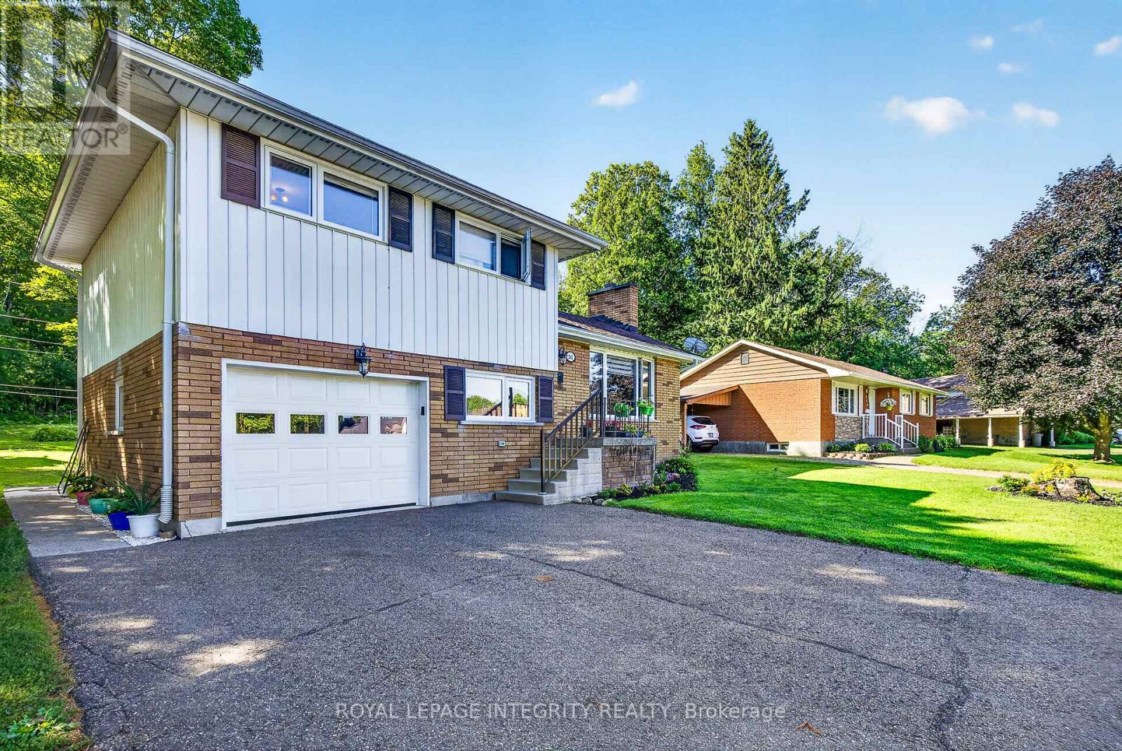 241 Wade Avenue, Renfrew, Ontario  K7V 2N5 - Photo 2 - X13591302
