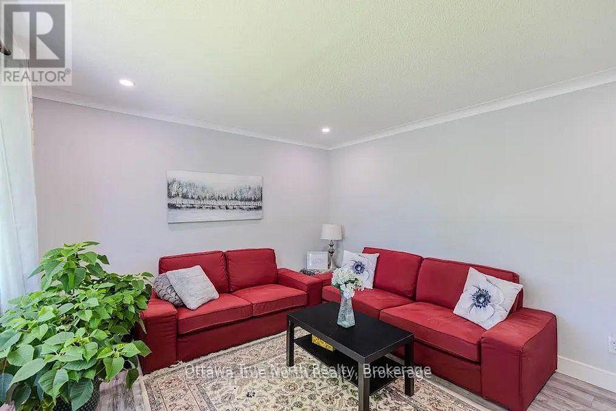 35 Tauvette Street, Ottawa, Ontario  K1B 3A1 - Photo 8 - X13594646