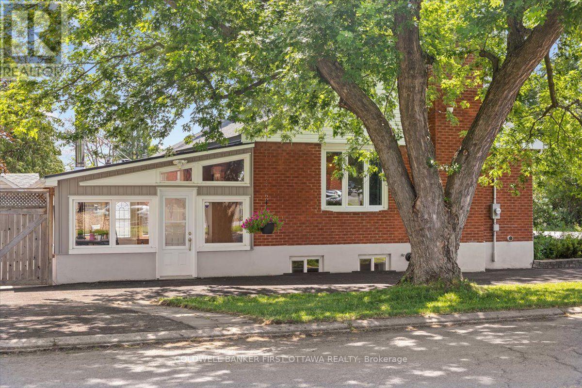 881 Blair Road, Ottawa, Ontario  K1J 7M7 - Photo 2 - X13595466