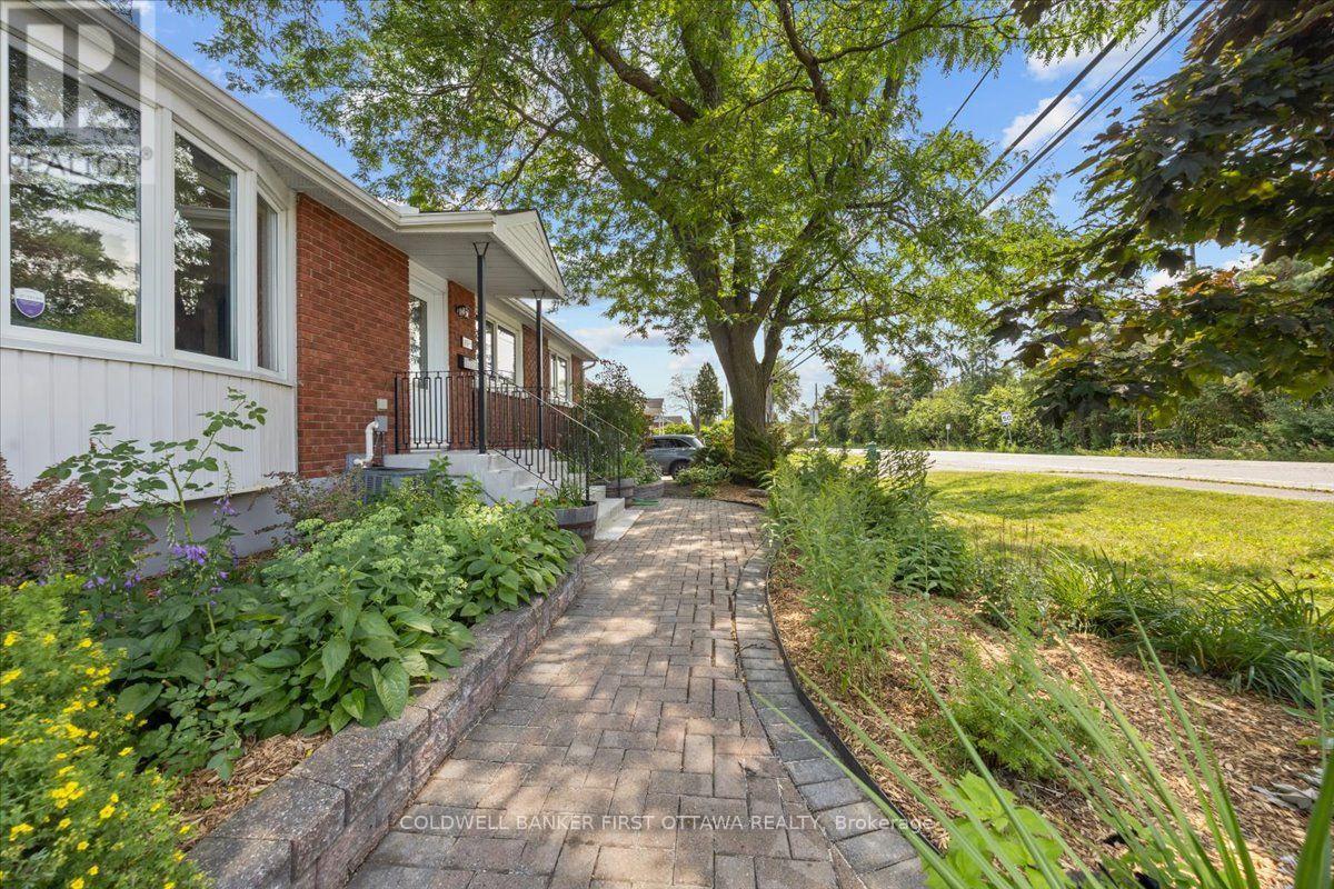 881 Blair Road, Ottawa, Ontario  K1J 7M7 - Photo 3 - X13595466