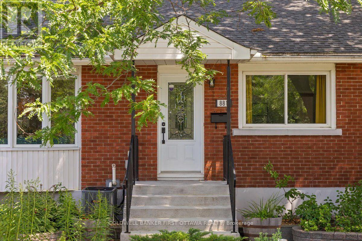 881 Blair Road, Ottawa, Ontario  K1J 7M7 - Photo 5 - X13595466