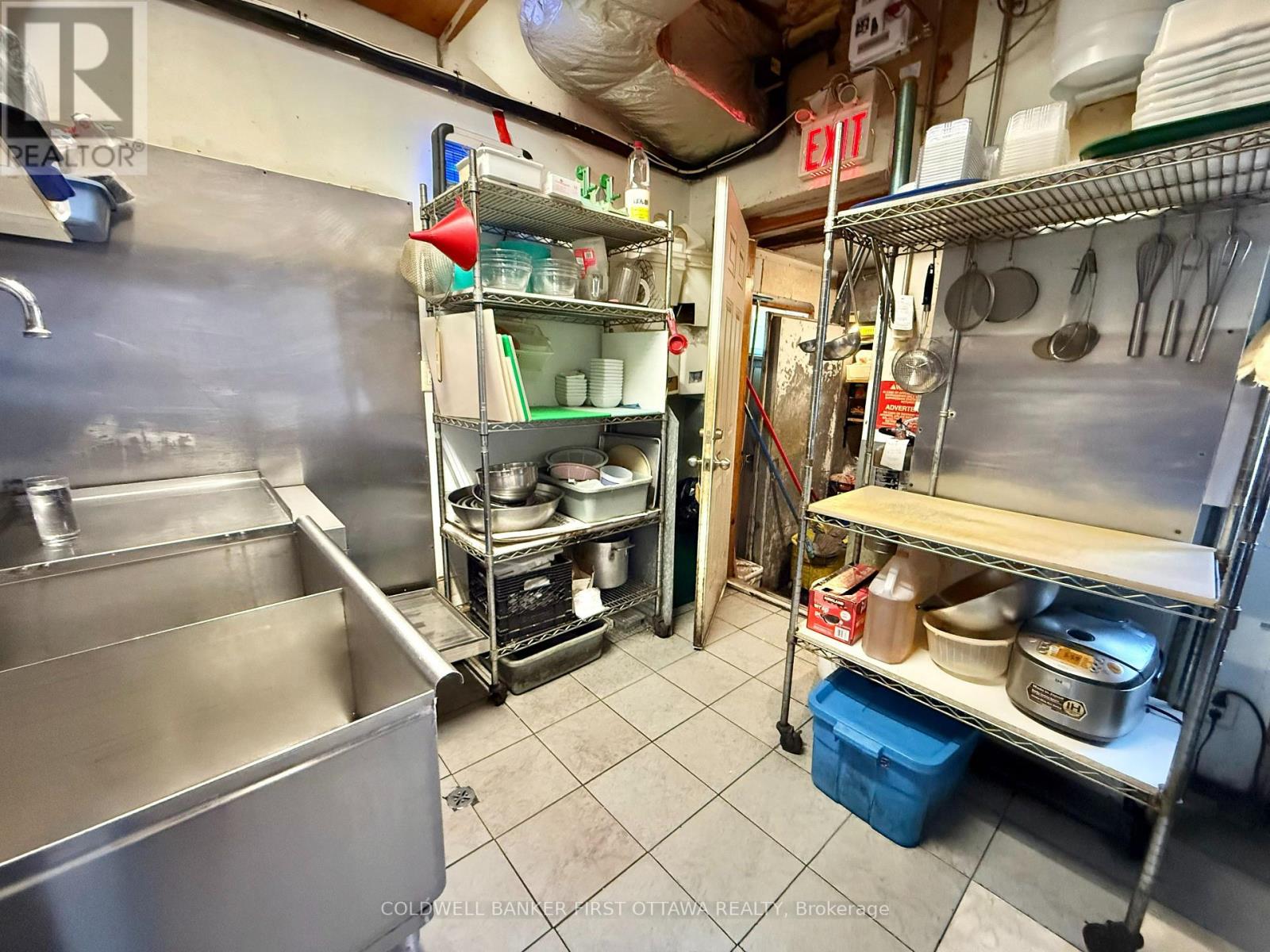 690-B Somerset Street W, Ottawa, Ontario  K1R 6P4 - Photo 11 - X13595932
