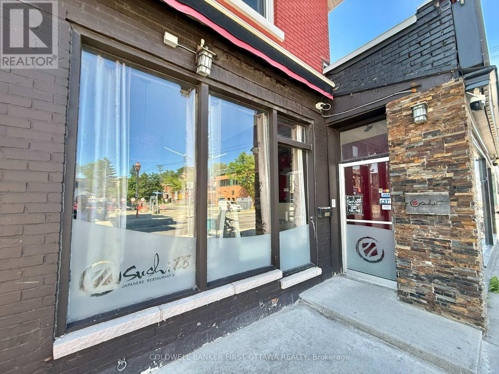 690-B Somerset Street W, Ottawa, Ontario  K1R 6P4 - Photo 3 - X13595938