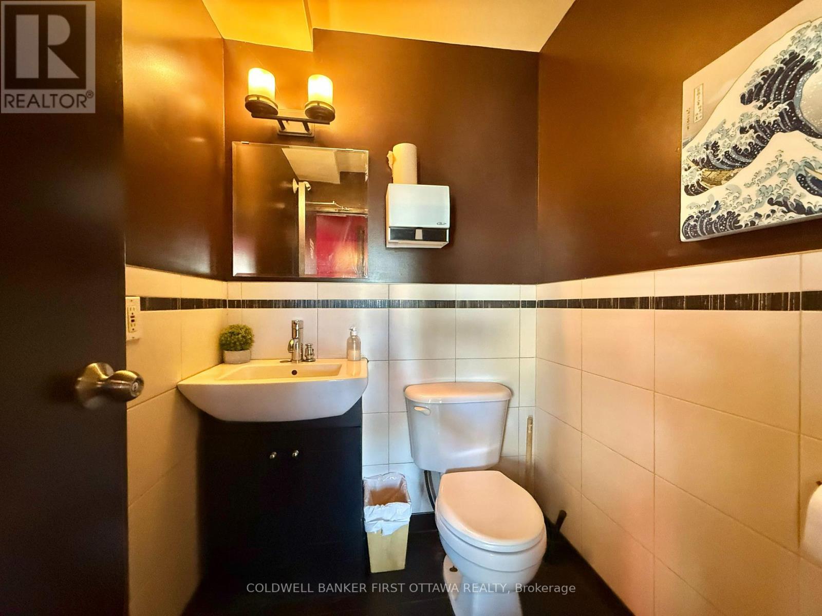 690-B Somerset Street W, Ottawa, Ontario  K1R 6P4 - Photo 6 - X13595940