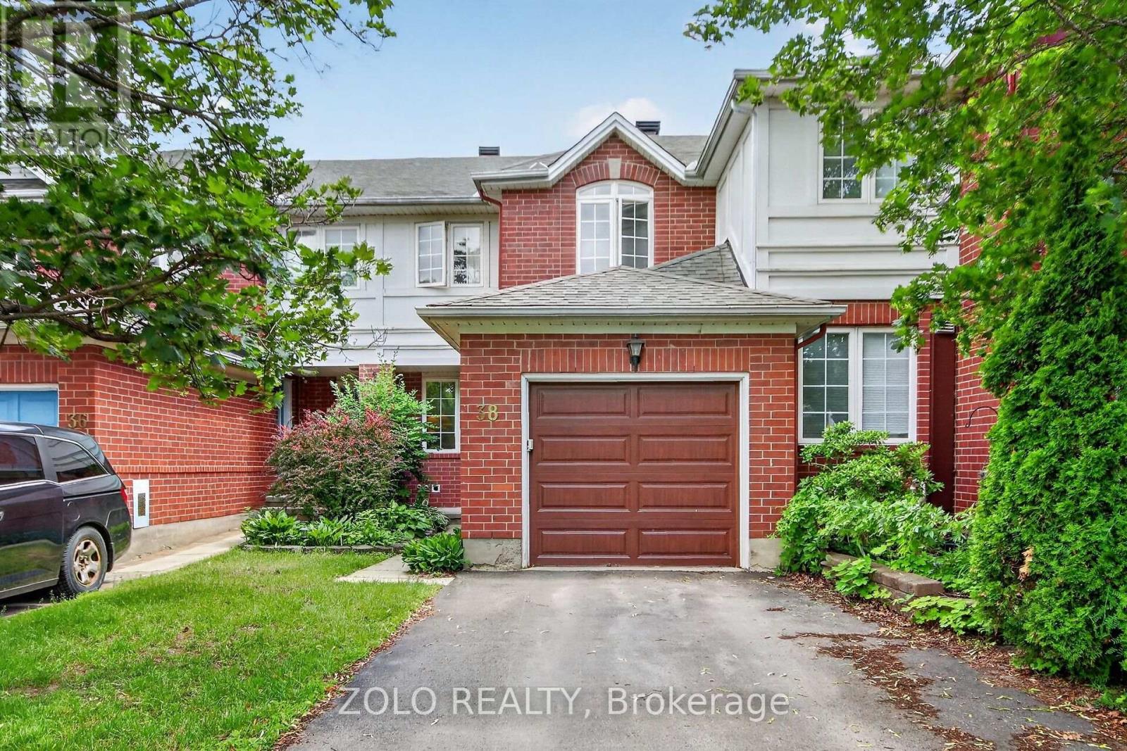 38 Central Park Drive, Ottawa, Ontario  K2C 4A3 - Photo 2 - X13595972