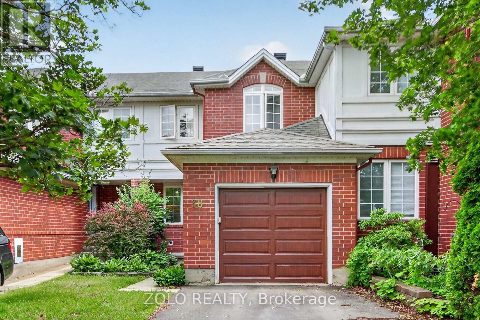 38 Central Park Drive, Ottawa, Ontario  K2C 4A3 - Photo 3 - X13595972