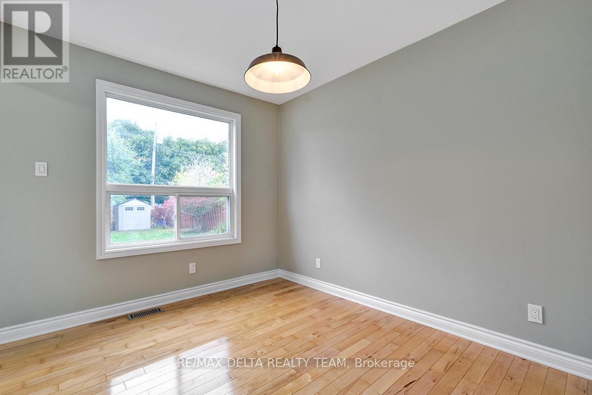 397 Phoenix Crescent, Ottawa, Ontario  K1E 1V6 - Photo 11 - X13596004