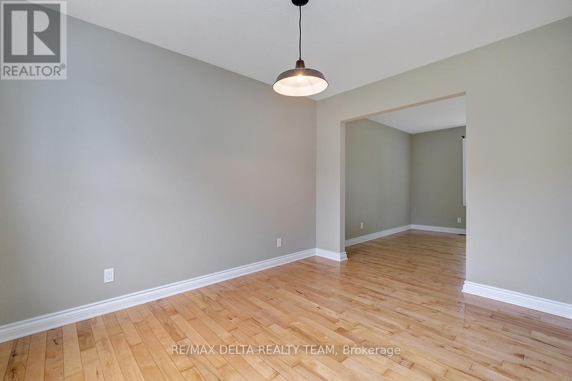 397 Phoenix Crescent, Ottawa, Ontario  K1E 1V6 - Photo 13 - X13596004