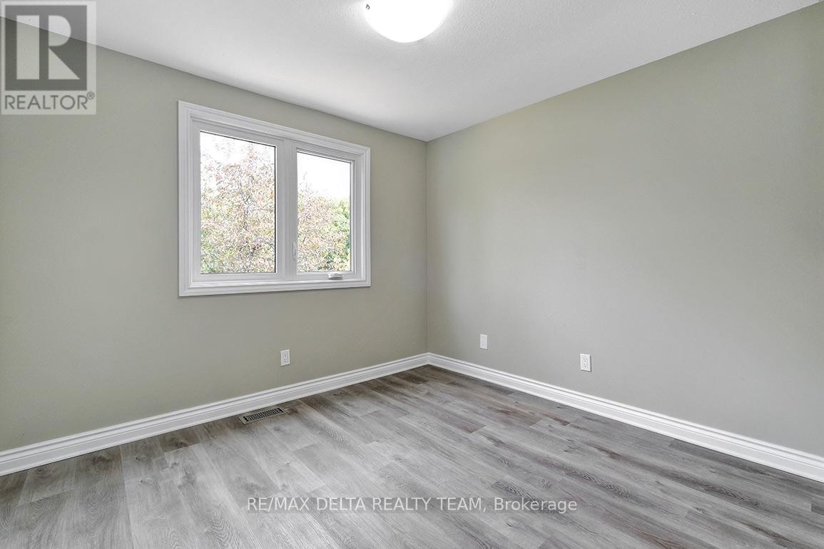 397 Phoenix Crescent, Ottawa, Ontario  K1E 1V6 - Photo 28 - X13596004