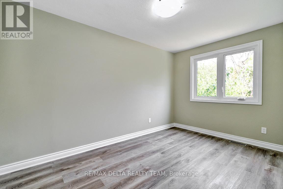 397 Phoenix Crescent, Ottawa, Ontario  K1E 1V6 - Photo 30 - X13596004