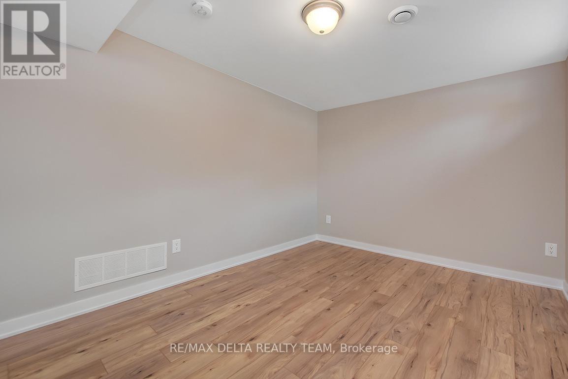B - 2012 Haig Drive, Ottawa, Ontario  K1G 2K4 - Photo 15 - X13596010