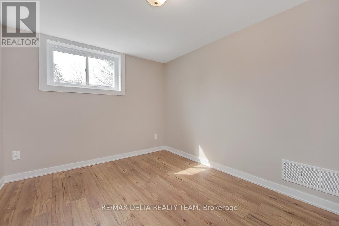 B - 2012 Haig Drive, Ottawa, Ontario  K1G 2K4 - Photo 18 - X13596010