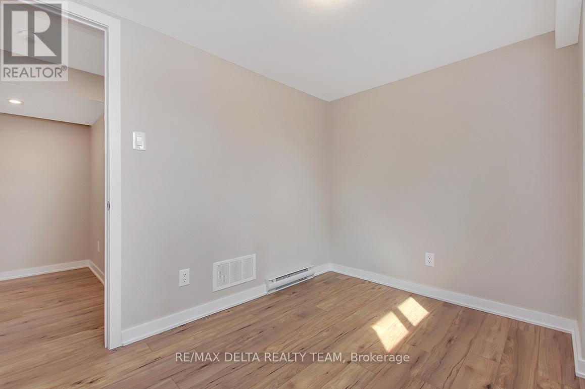 B - 2012 Haig Drive, Ottawa, Ontario  K1G 2K4 - Photo 25 - X13596010