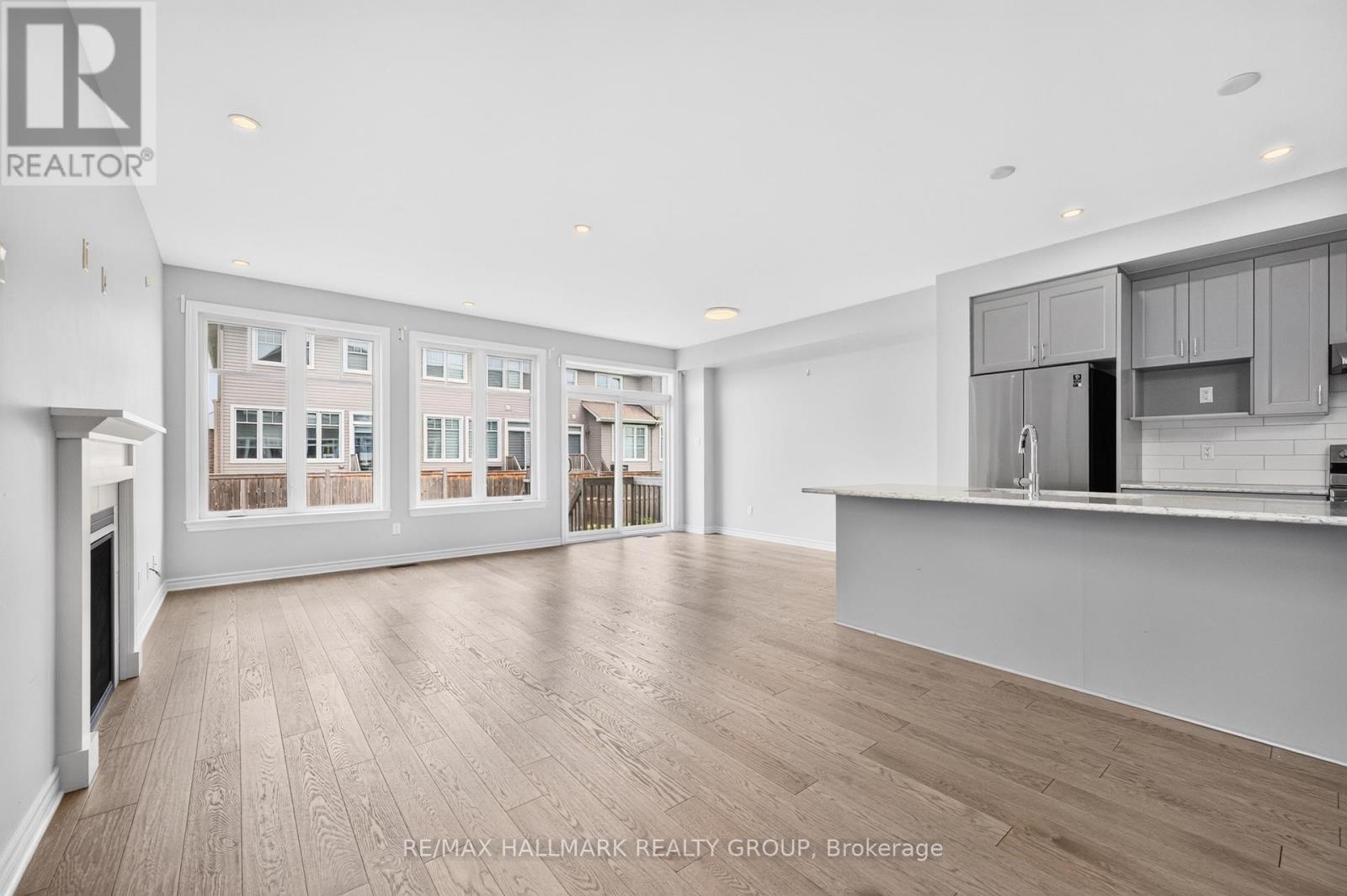 547 Muskari Street, Ottawa, Ontario  K1T 0S3 - Photo 12 - X13596016