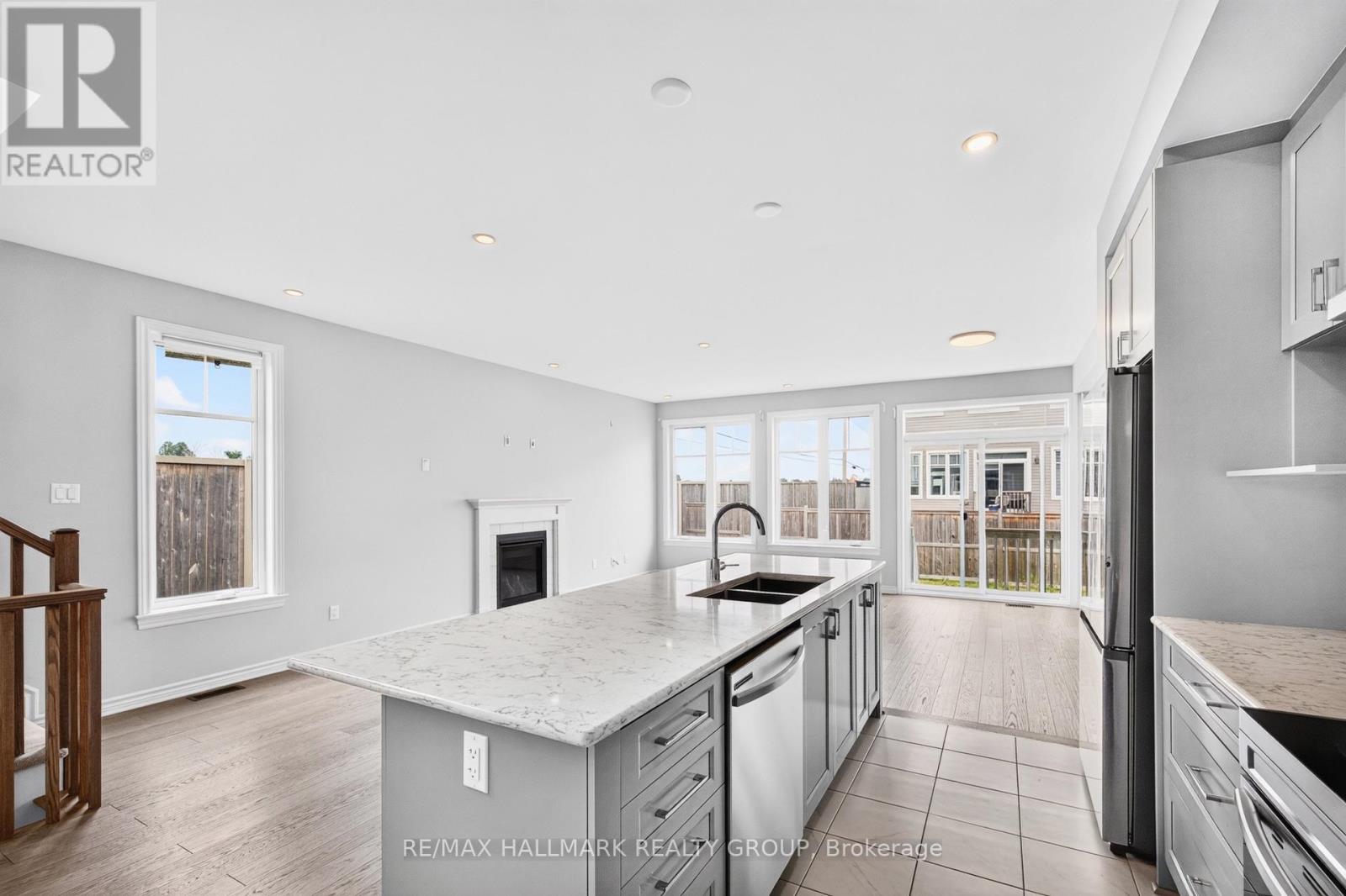 547 Muskari Street, Ottawa, Ontario  K1T 0S3 - Photo 17 - X13596016