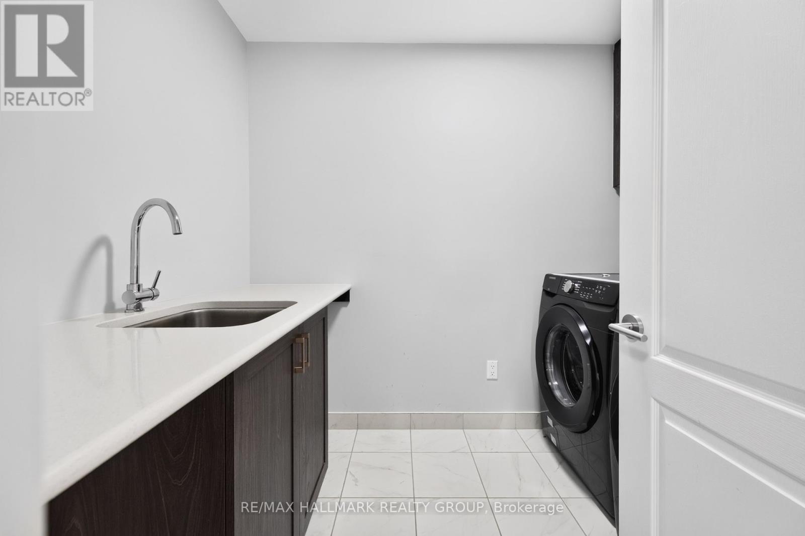 547 Muskari Street, Ottawa, Ontario  K1T 0S3 - Photo 35 - X13596016