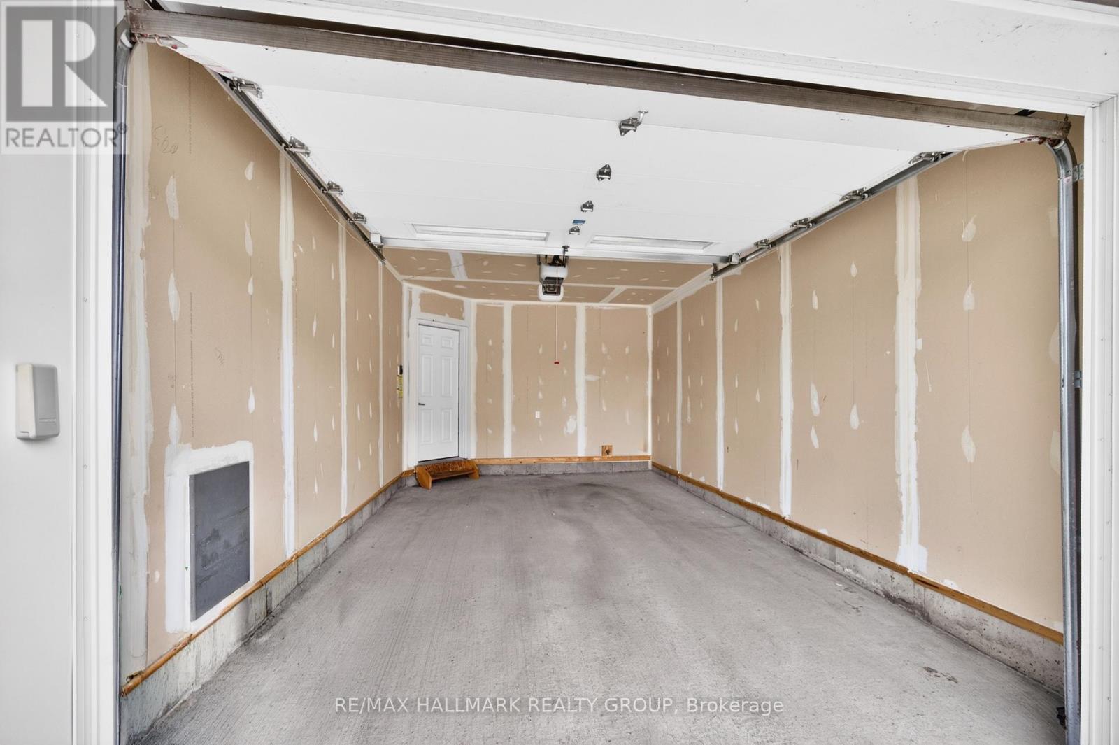 547 Muskari Street, Ottawa, Ontario  K1T 0S3 - Photo 39 - X13596016