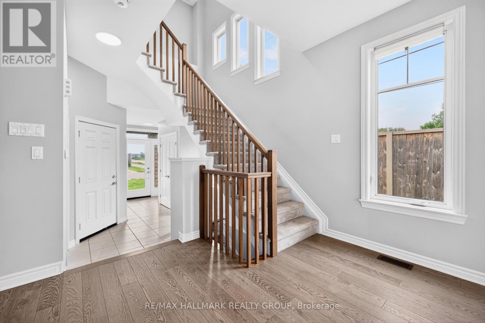 547 Muskari Street, Ottawa, Ontario  K1T 0S3 - Photo 6 - X13596016