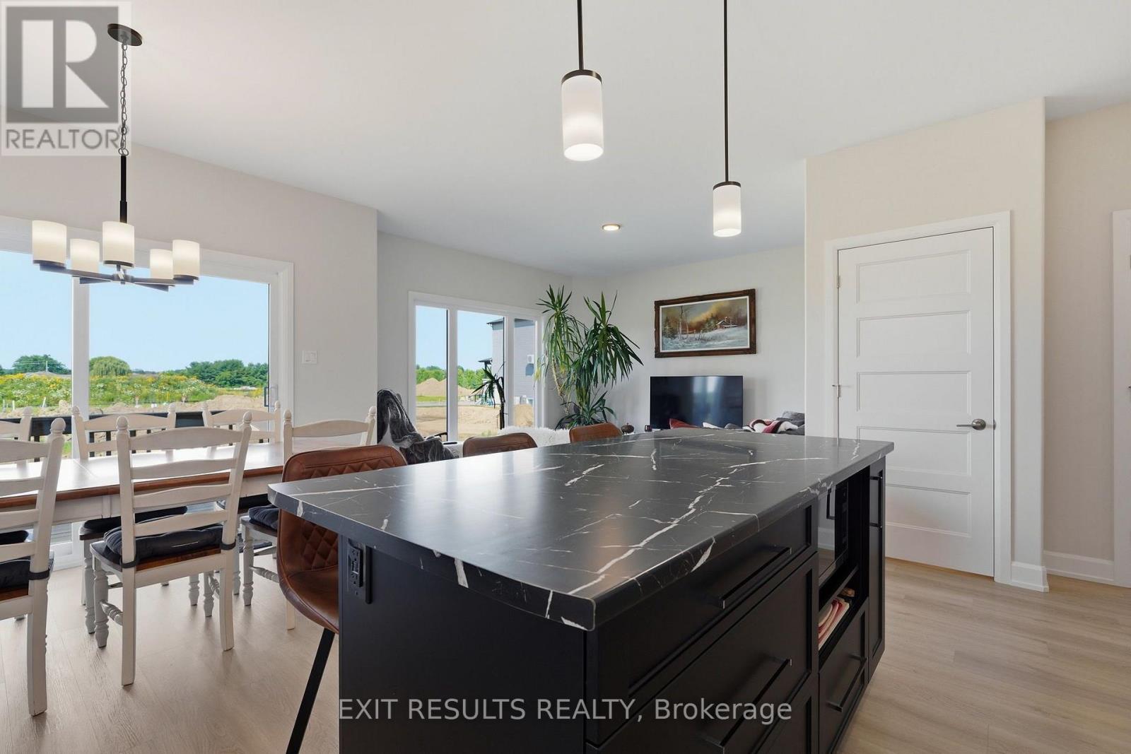1213 Montblanc Crescent, Russell, Ontario  K0A 1W1 - Photo 10 - X13596356