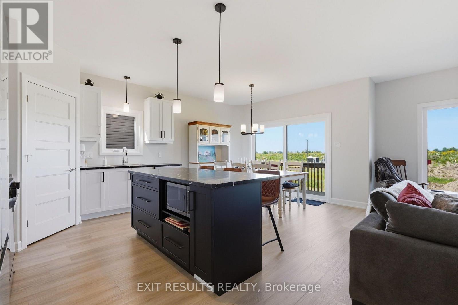 1213 Montblanc Crescent, Russell, Ontario  K0A 1W1 - Photo 8 - X13596356
