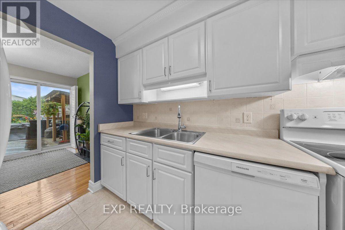 1044 Arrowhead Place, Ottawa, Ontario  K1C 2S4 - Photo 10 - X13596856