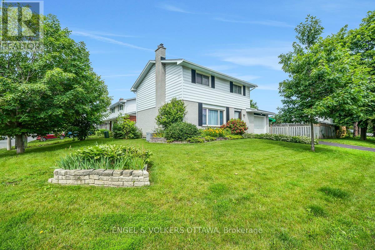 2695 Hickson Crescent S, Ottawa, Ontario  K2H 6Y5 - Photo 3 - X13597066