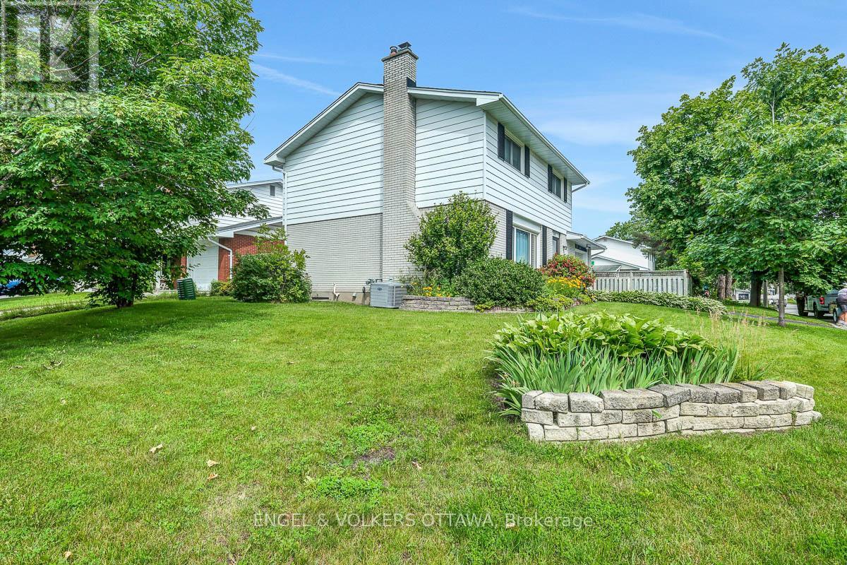 2695 Hickson Crescent S, Ottawa, Ontario  K2H 6Y5 - Photo 4 - X13597066