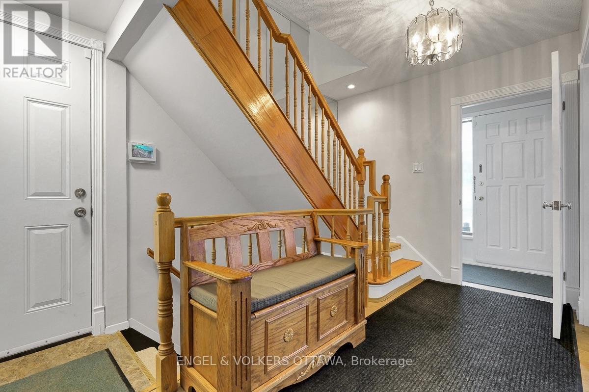 2695 Hickson Crescent S, Ottawa, Ontario  K2H 6Y5 - Photo 6 - X13597066