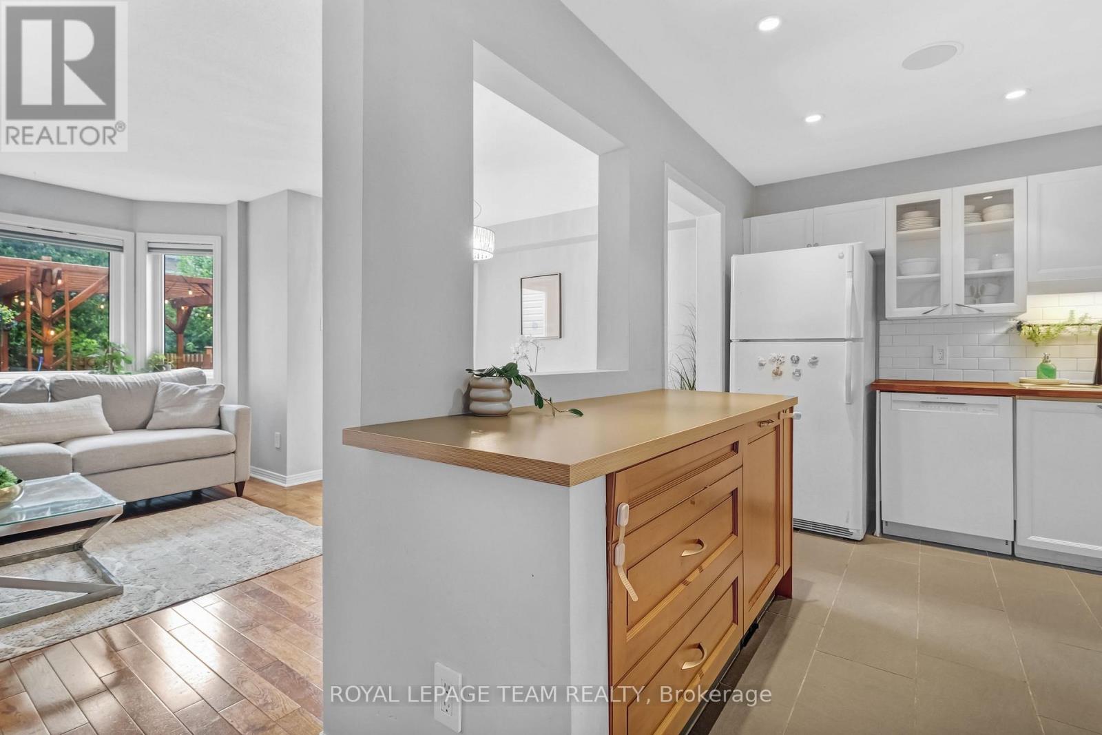 74 Milner Downs Crescent, Ottawa, Ontario  K2M 2S5 - Photo 8 - X13597752