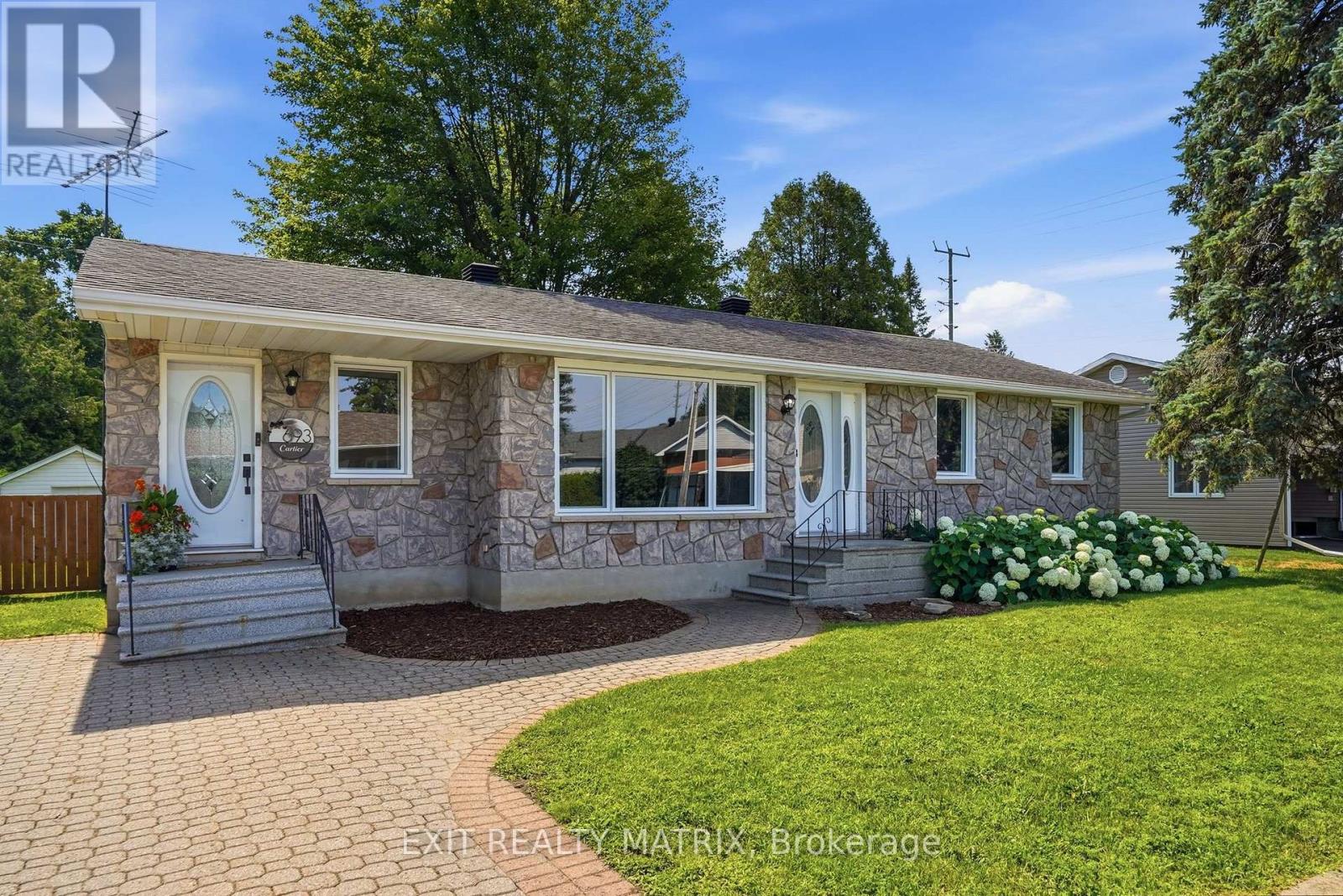 693 Cartier Street, Casselman, Ontario  K0A 1M0 - Photo 1 - X13597776
