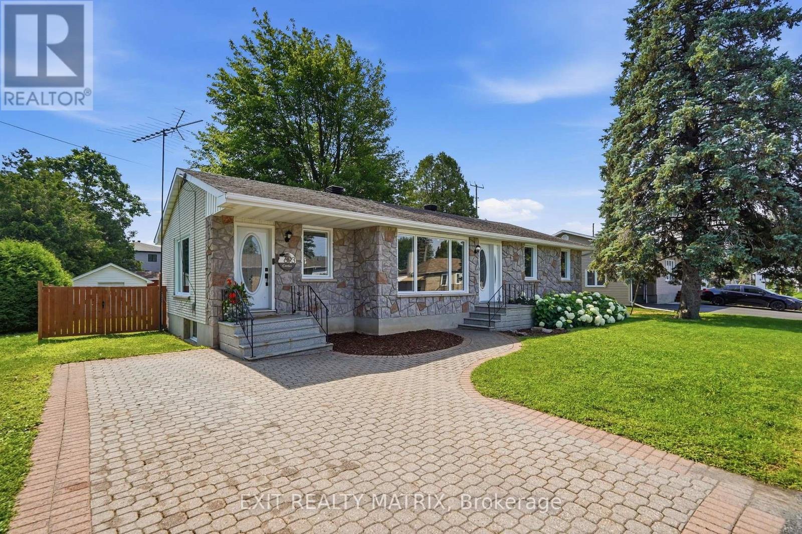 693 Cartier Street, Casselman, Ontario  K0A 1M0 - Photo 2 - X13597776