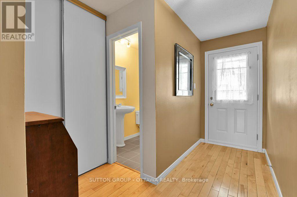 544 Parasol Court, Ottawa, Ontario  K4A 2X1 - Photo 4 - X13598498