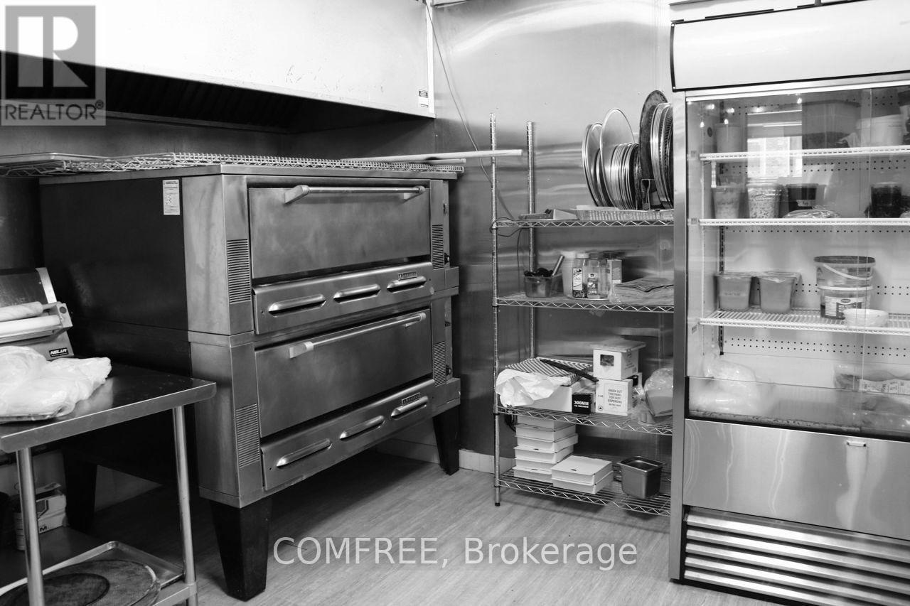 1716 Central Street, Pickering, Ontario  L1Y 1B1 - Photo 3 - E13598804