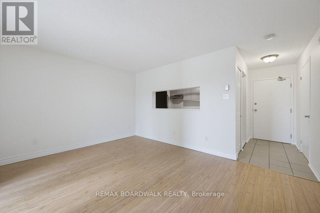 207 - 250 Brittany Drive, Ottawa, Ontario  K1K 4M1 - Photo 6 - X13599006