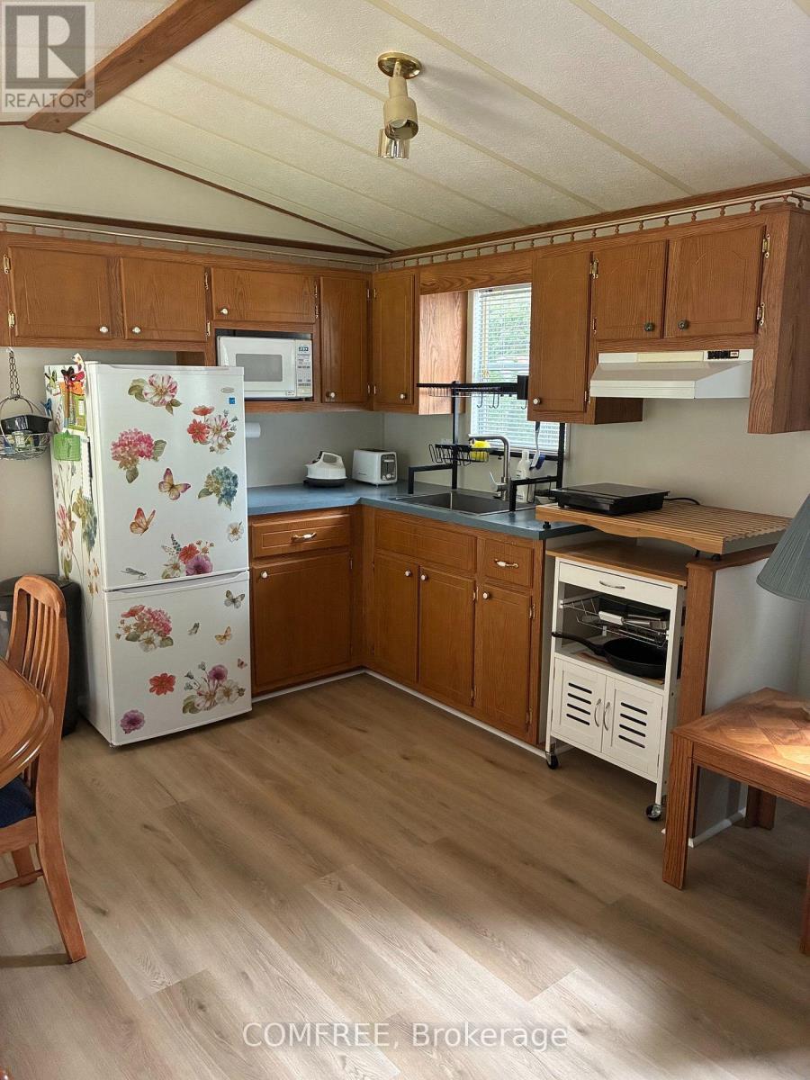 82 - 85 Theme Park Drive, Wasaga Beach, Ontario  L9Z 1X7 - Photo 6 - S13599130