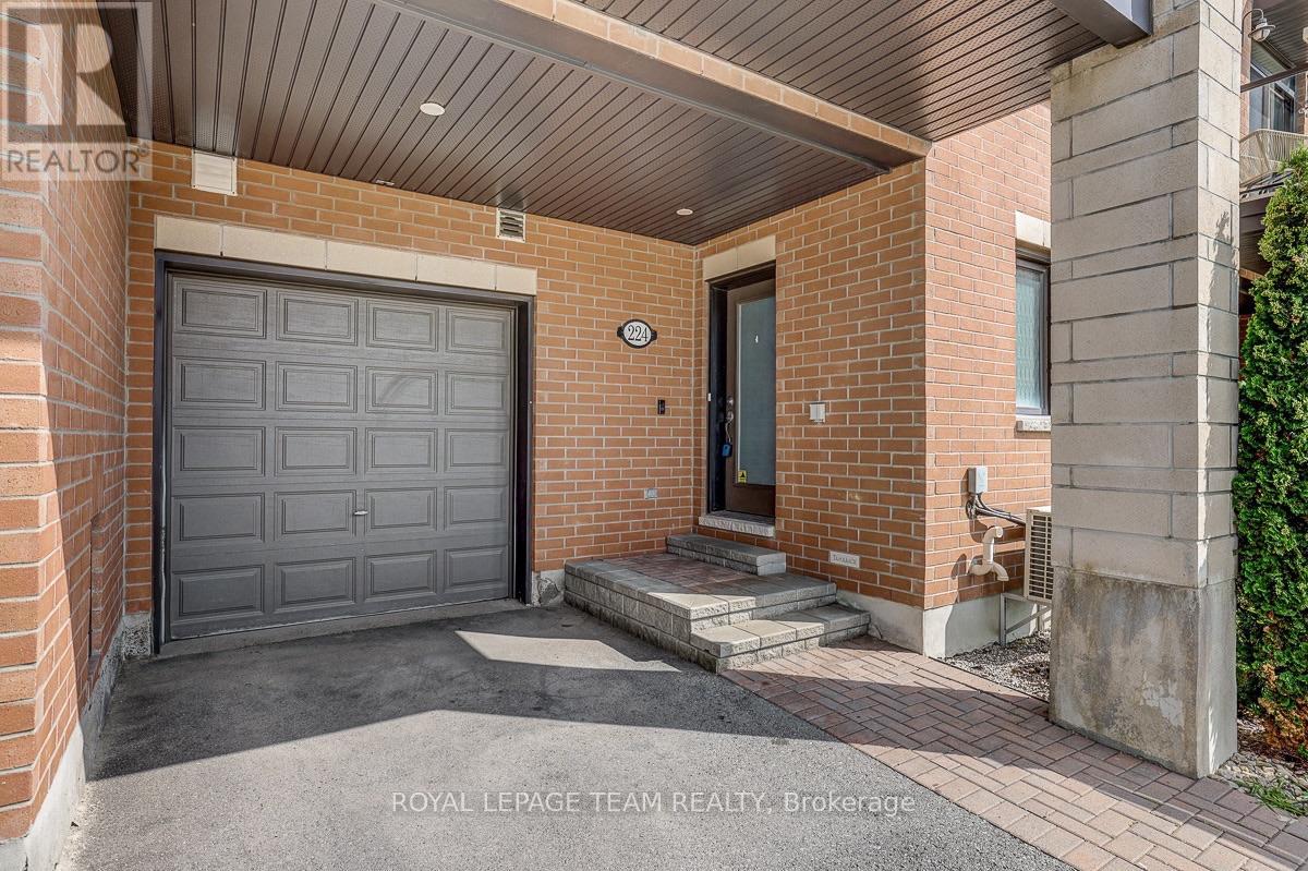 224 Chaperal Private, Ottawa, Ontario  K2A 0Y2 - Photo 4 - X13599270