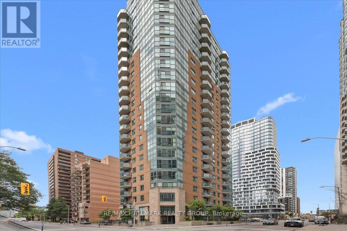 1703 - 445 Laurier Avenue W, Ottawa, Ontario  K1N 6R4 - Photo 1 - X13599290
