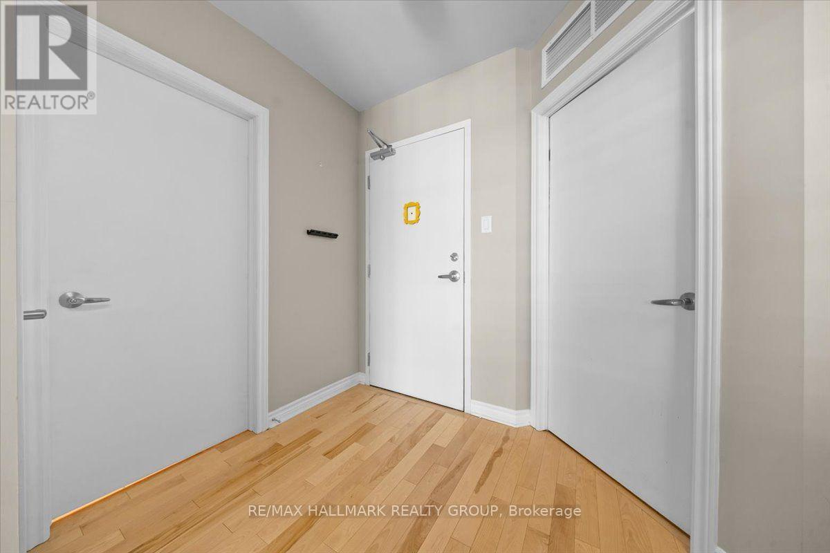 1703 - 445 Laurier Avenue W, Ottawa, Ontario  K1N 6R4 - Photo 4 - X13599290