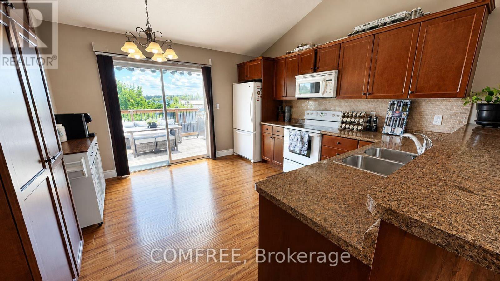 279 South Street E, West Grey, Ontario  N0G 1R0 - Photo 5 - X13599814