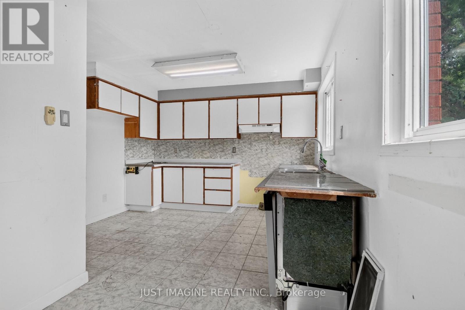 2654 Conn Street, Ottawa, Ontario  K2B 7C5 - Photo 16 - X13600066