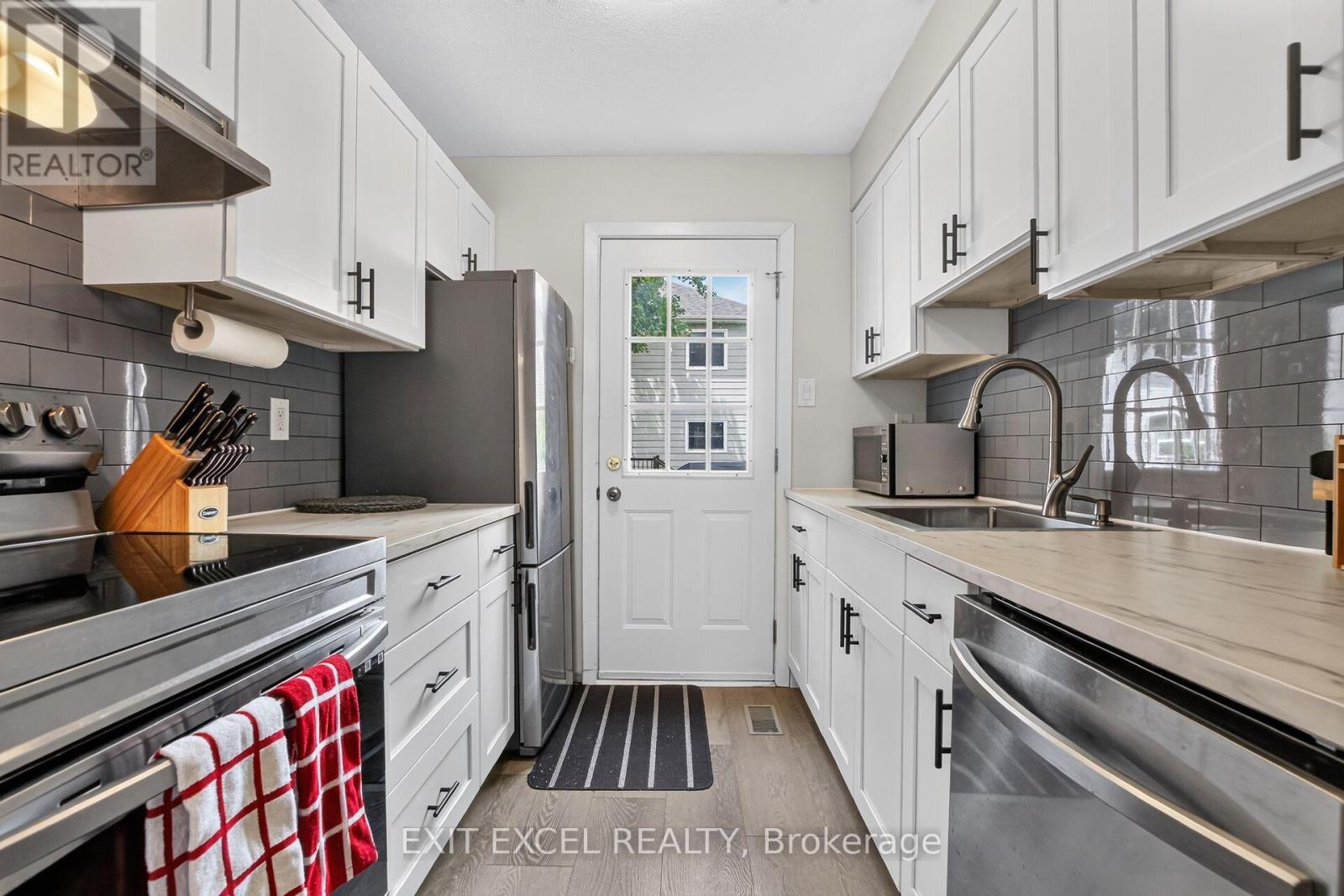 34a Forester Crescent, Ottawa, Ontario  K2H 8Y2 - Photo 6 - X13600162