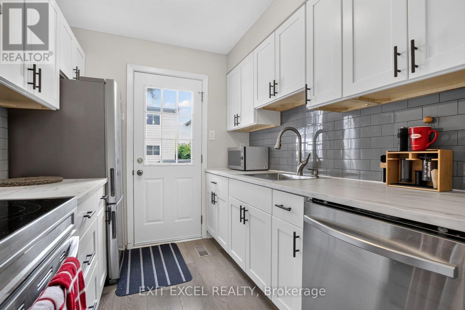 34a Forester Crescent, Ottawa, Ontario  K2H 8Y2 - Photo 7 - X13600162