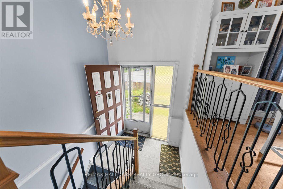 664 Cummings Avenue, Ottawa, Ontario  K1K 2K8 - Photo 2 - X13600766