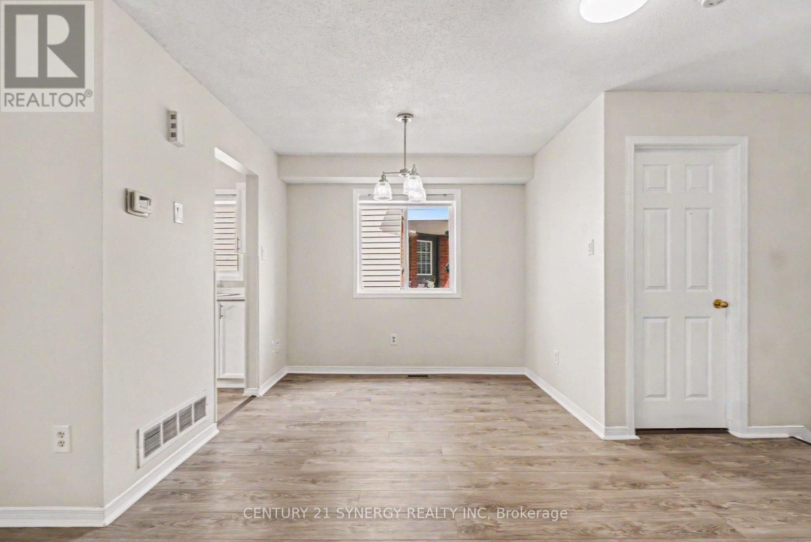 54 Meadowcroft Crescent, Ottawa, Ontario  K1J 1H2 - Photo 6 - X13601948