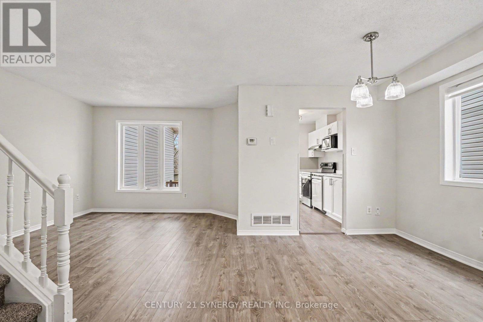 54 Meadowcroft Crescent, Ottawa, Ontario  K1J 1H2 - Photo 8 - X13601948