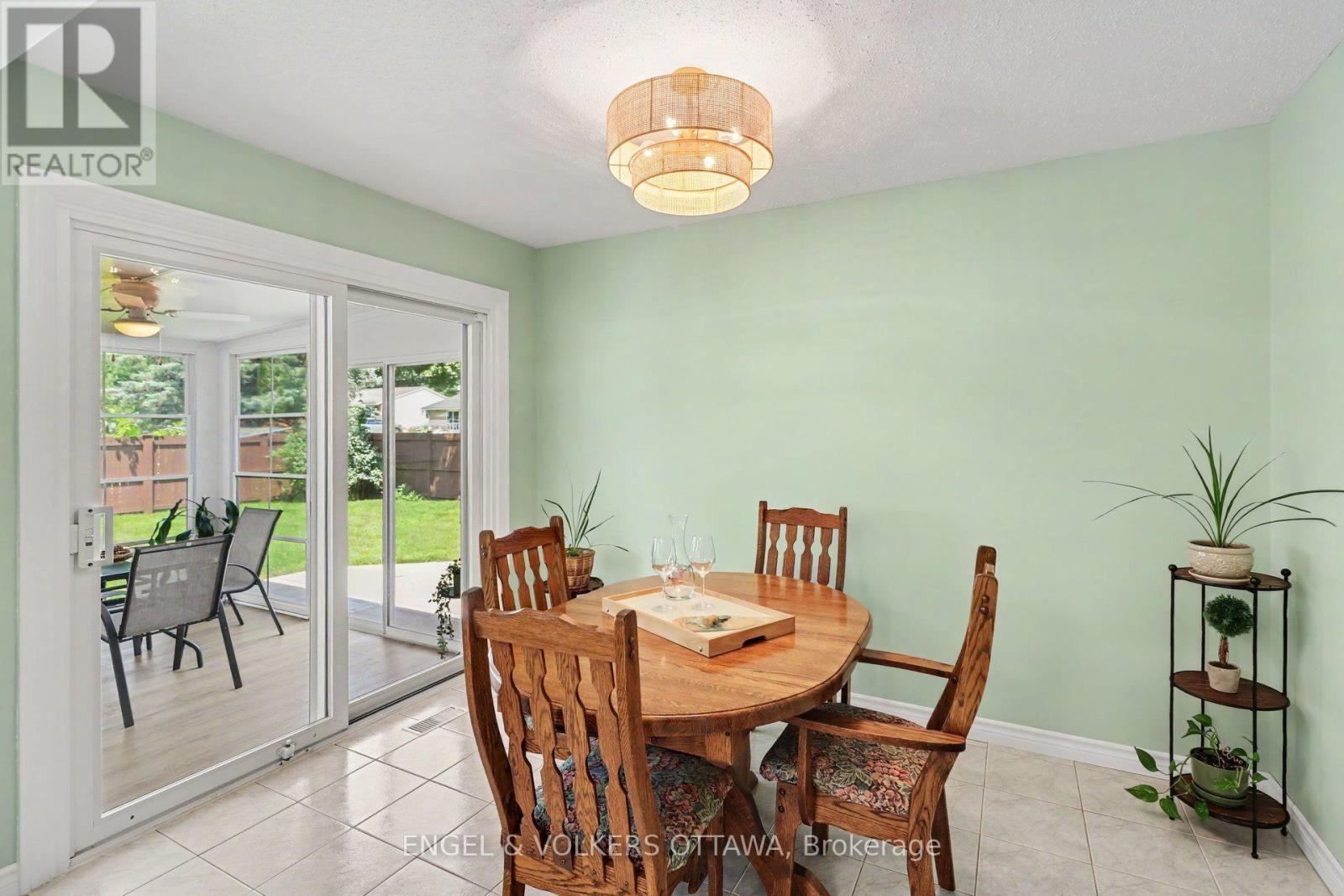 1331 Alloway Crescent, Ottawa, Ontario  K1K 3Y9 - Photo 11 - X13602144