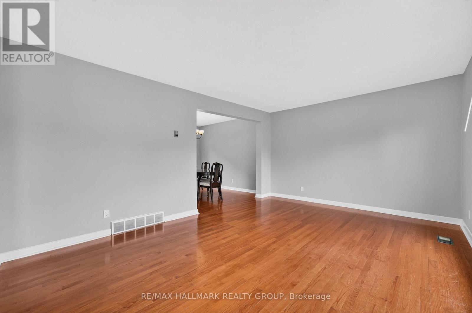 323 Poulin Avenue, Ottawa, Ontario  K2B 5T7 - Photo 10 - X13602222