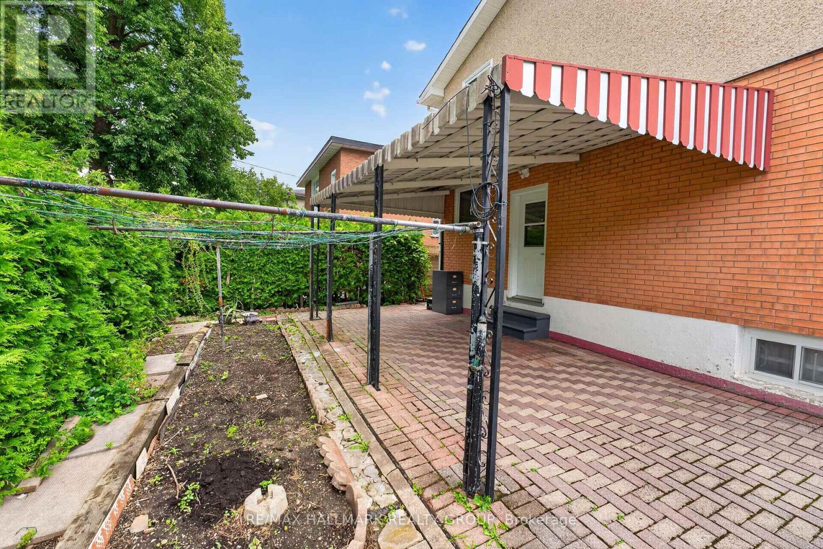 323 Poulin Avenue, Ottawa, Ontario  K2B 5T7 - Photo 40 - X13602222